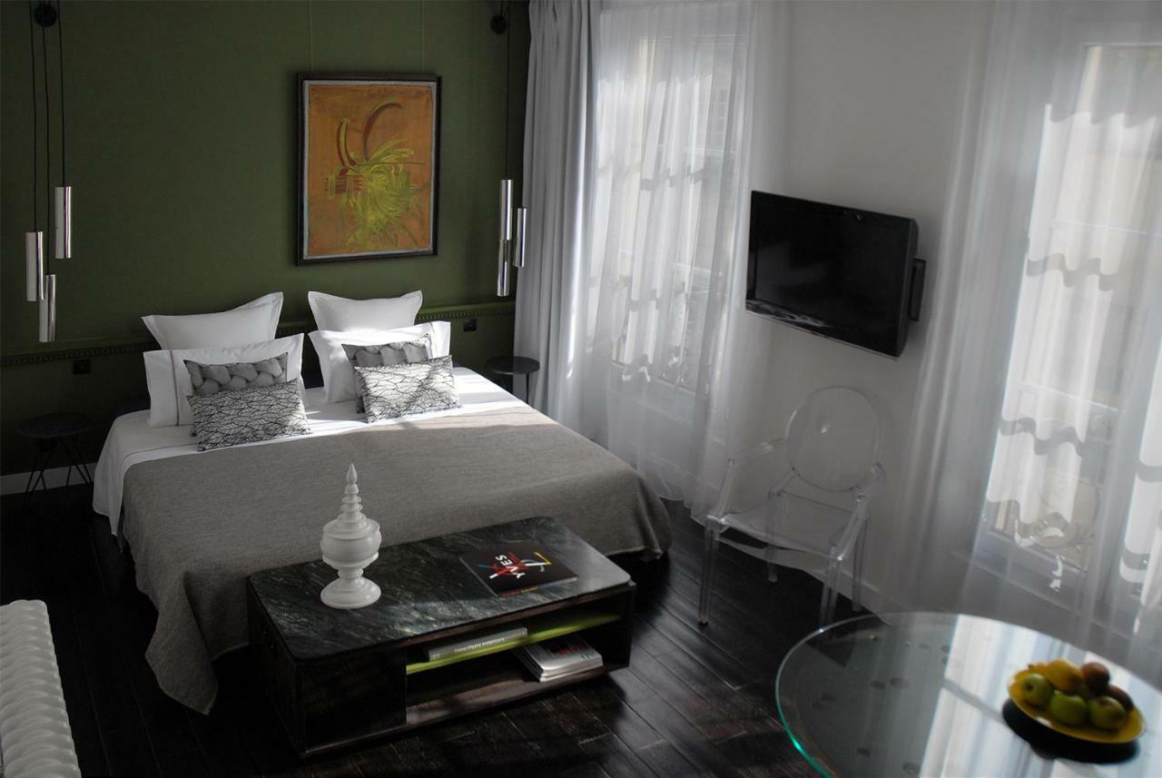 The Sleeping Lion Apartment Paris Exterior photo